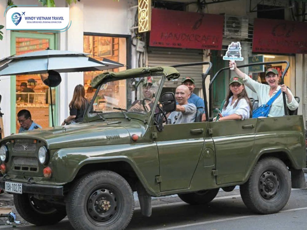 Khám phá thành phố Hà Nội bằng Jeep (2)